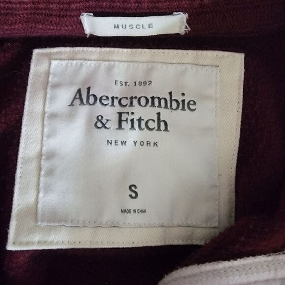 Abercrombie & Fitch Thick Pullover with Kangaroo Pocket and Crest. Size S. - Picture 9 of 10